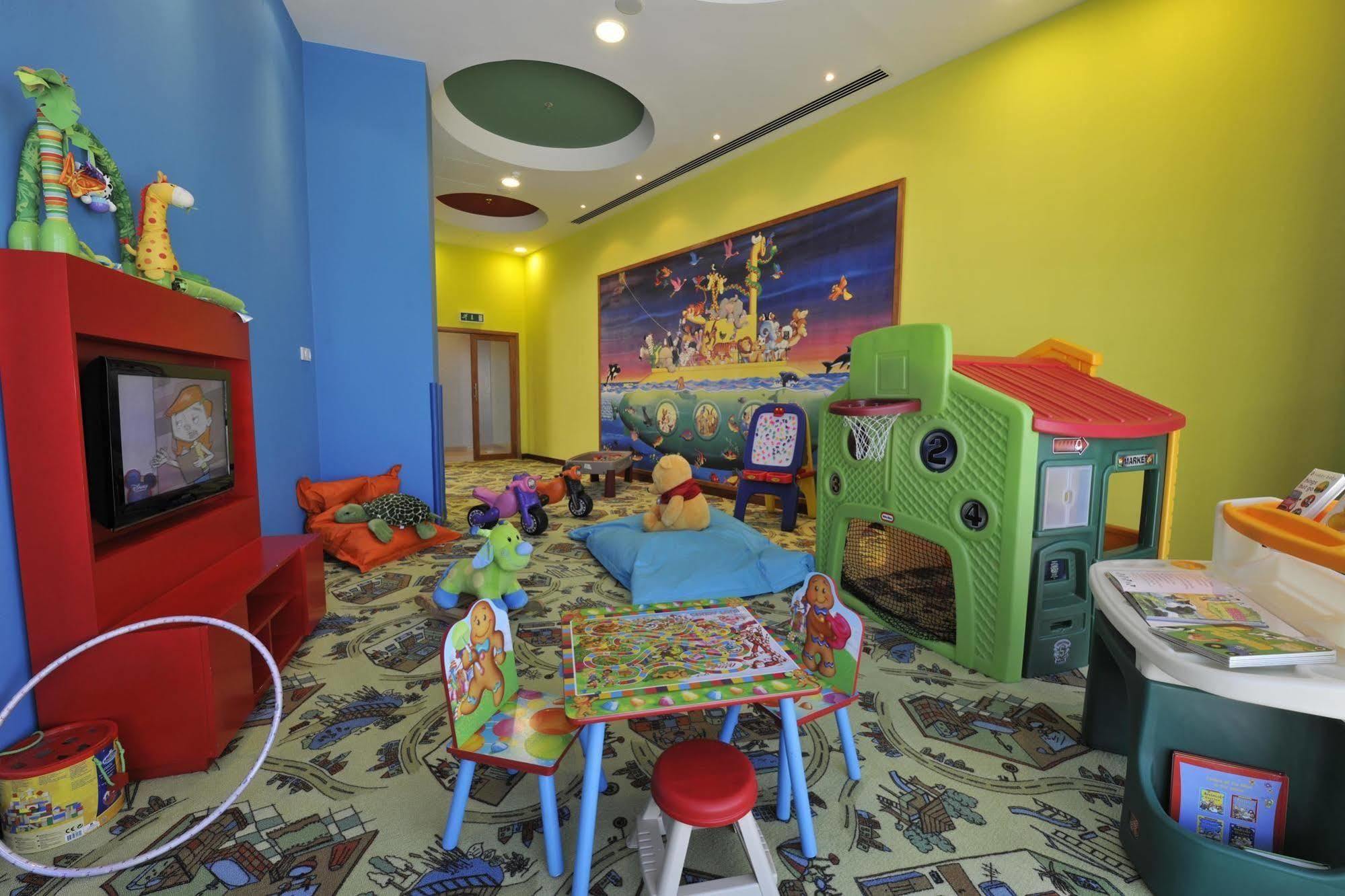 Fraser Suites Seef Bahrain Manama Extérieur photo A children's club at a hotel