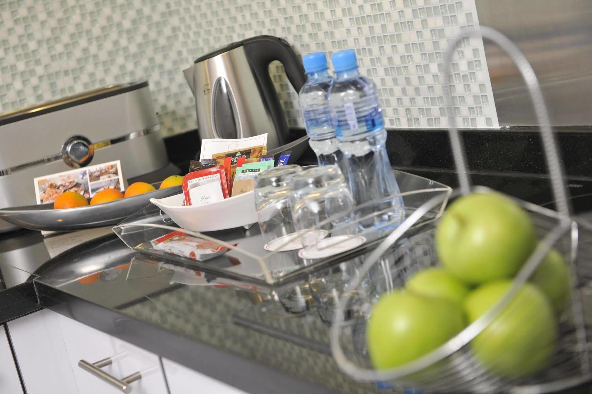 Fraser Suites Seef Bahrain Manama Extérieur photo A hospitality tray