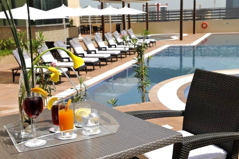 Fraser Suites Seef Bahrain Manama Facilités photo The pool at the hotel